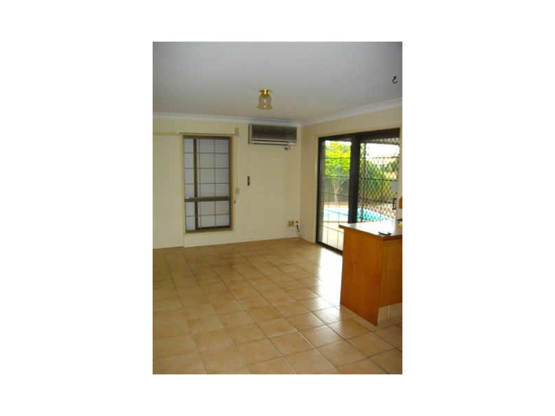 326 Bayview Street, Hollywell QLD 4216