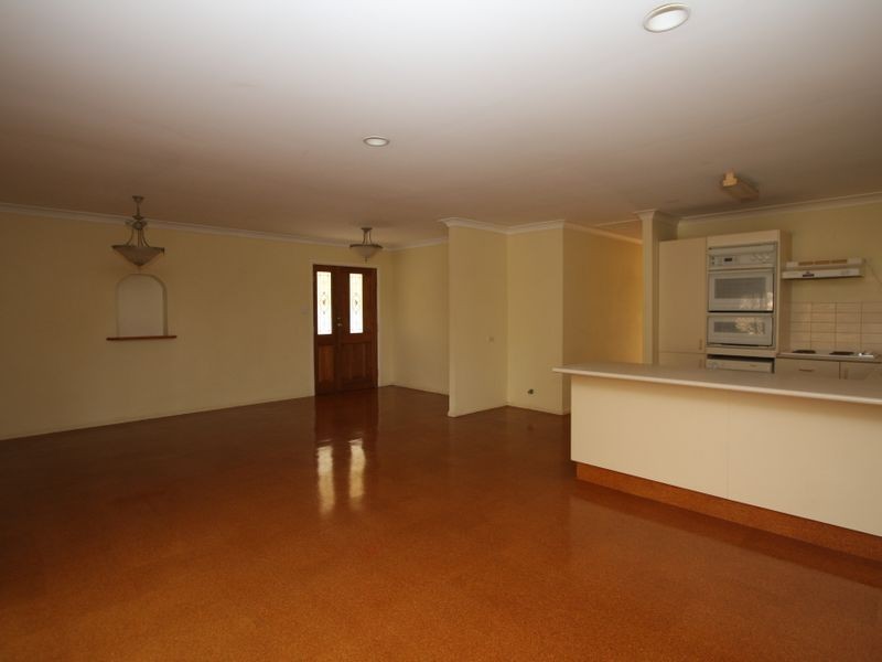 4 Mulkarra, Biggera Waters QLD 4216