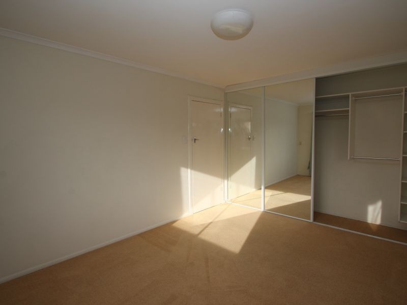 4 Mulkarra, Biggera Waters QLD 4216