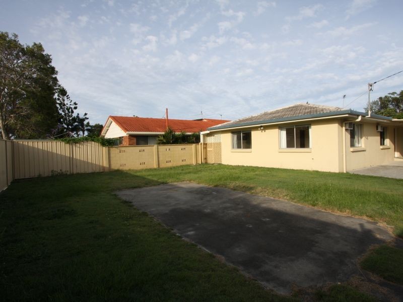 4 Mulkarra, Biggera Waters QLD 4216
