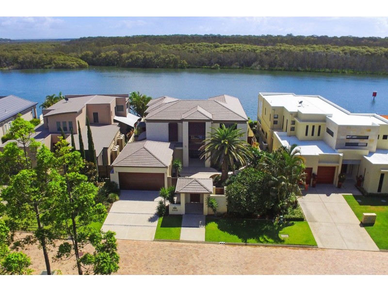 8088 Riverside Drive, Sanctuary Cove QLD 4212