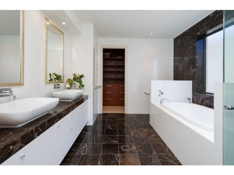 8088 Riverside Drive, Sanctuary Cove QLD 4212