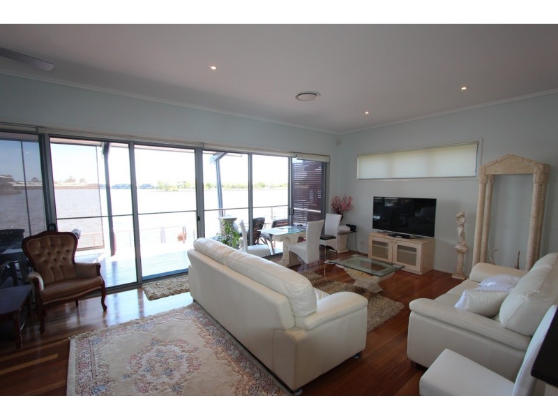 40/181 Lae Drive, Coombabah QLD 4216