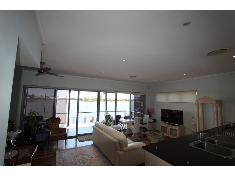 40/181 Lae Drive, Coombabah QLD 4216