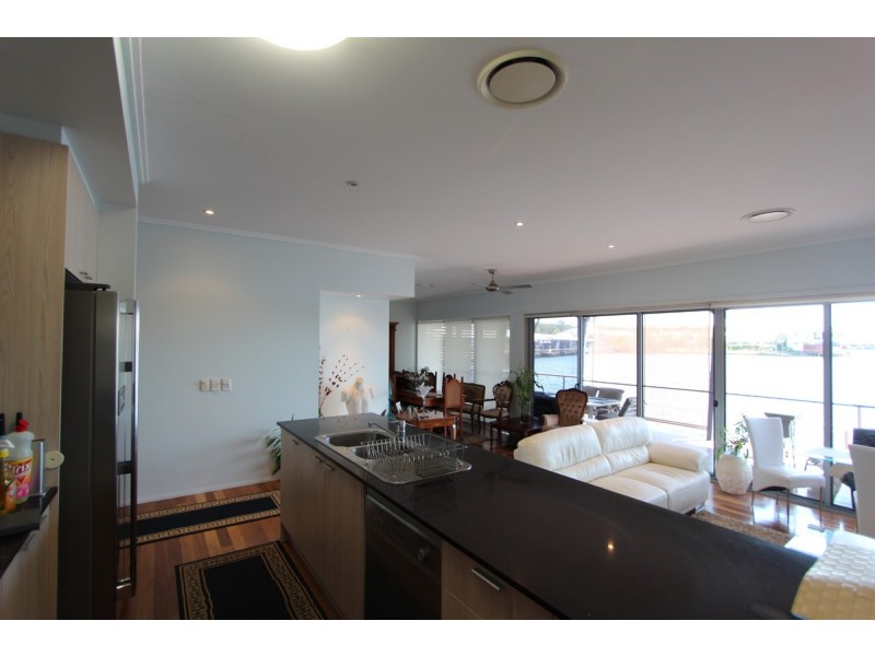 40/181 Lae Drive, Coombabah QLD 4216