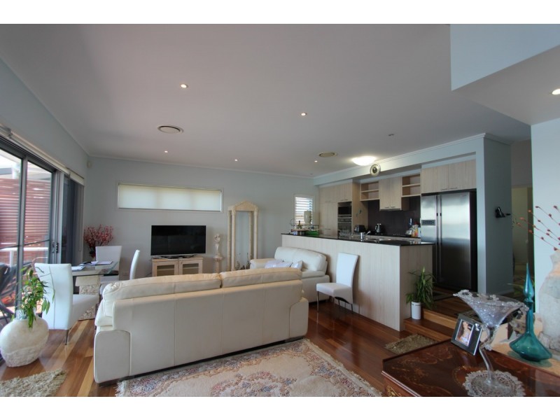 40/181 Lae Drive, Coombabah QLD 4216