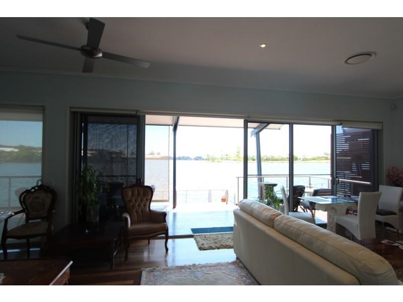 40/181 Lae Drive, Coombabah QLD 4216