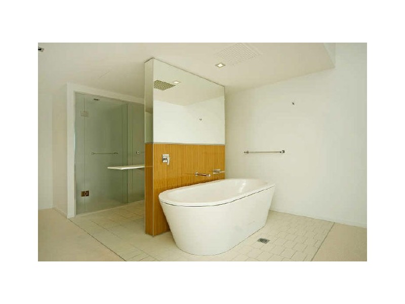 Paradise Point QLD 4216