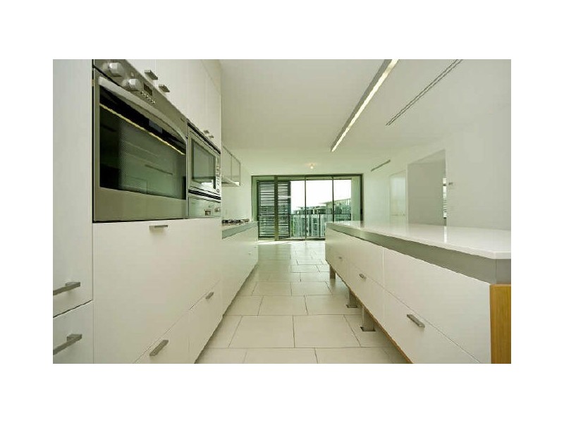 Paradise Point QLD 4216