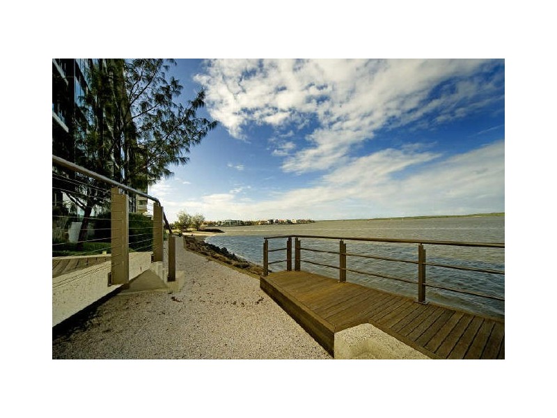 Paradise Point QLD 4216