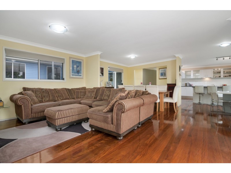 6 Akoonah Street, Hope Island QLD 4212