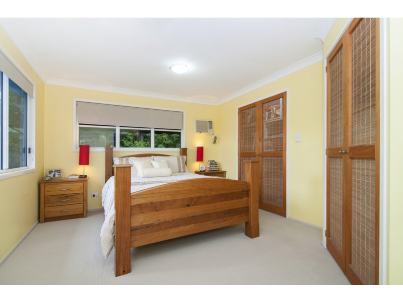 6 Akoonah Street, Hope Island QLD 4212