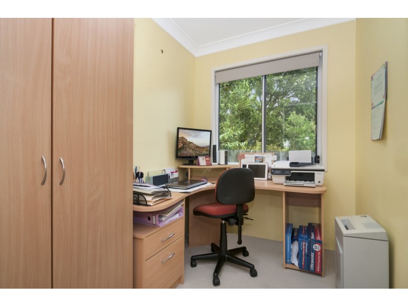 6 Akoonah Street, Hope Island QLD 4212