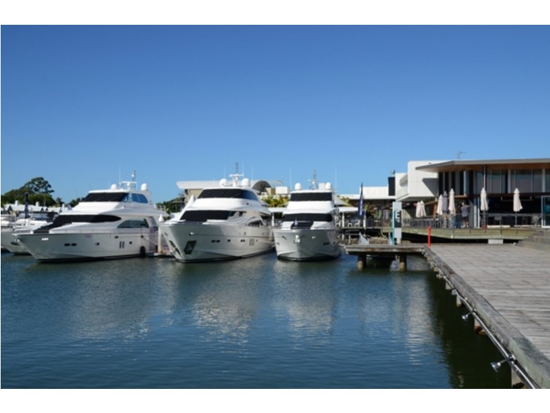 6 Akoonah Street, Hope Island QLD 4212