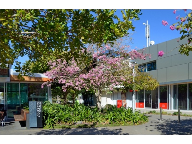 6 Akoonah Street, Hope Island QLD 4212