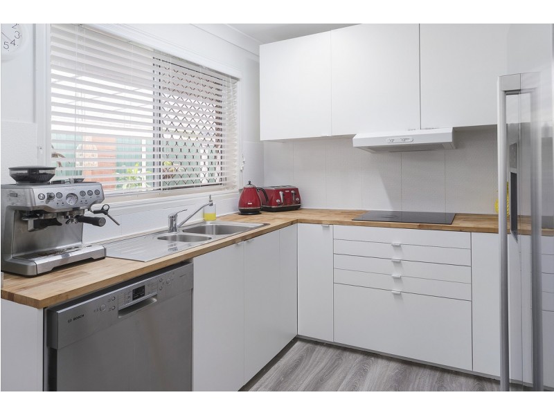 2/13 Brady Drive, Coombabah QLD 4216