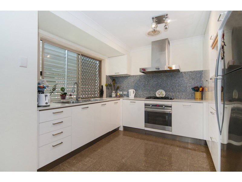 2/15 Trevor Drive, Coombabah QLD 4216