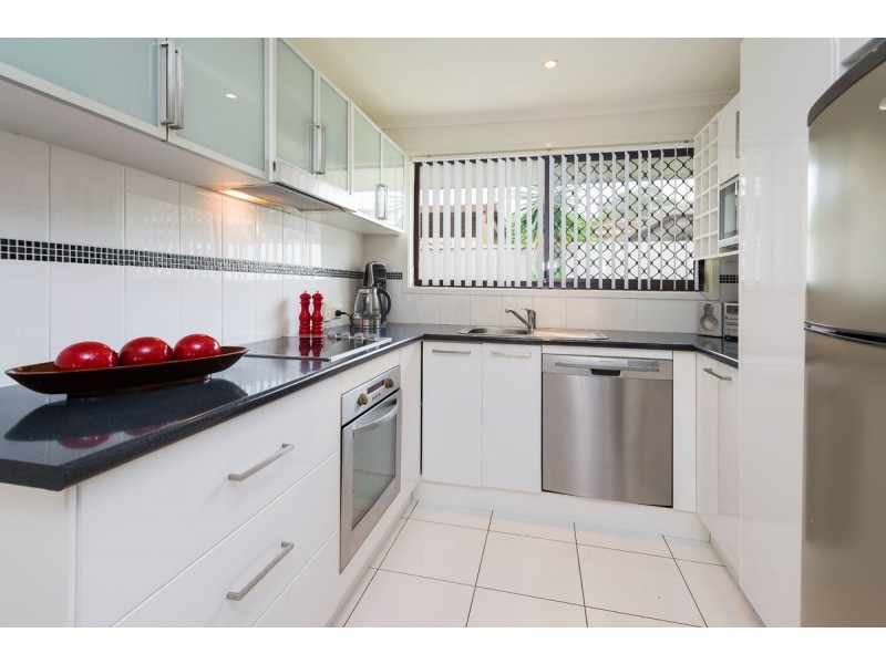 1/35 Donald Avenue, Paradise Point QLD 4216