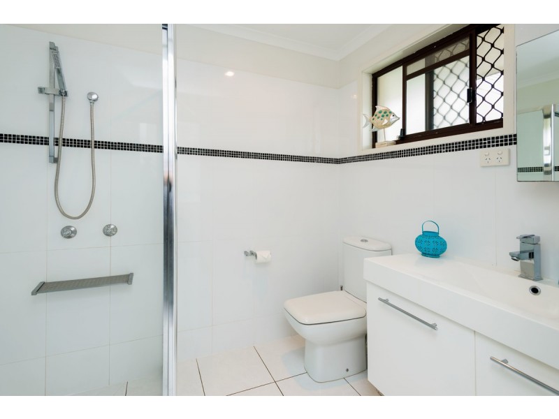 1/35 Donald Avenue, Paradise Point QLD 4216