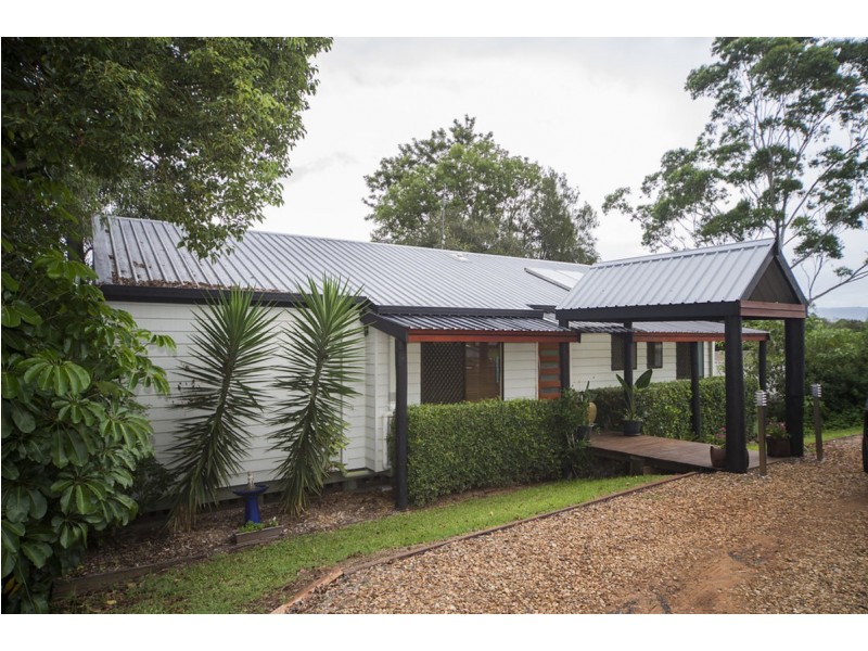 77 Plateau Crescent, Carrara QLD 4211