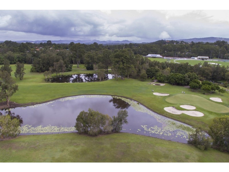 77 Plateau Crescent, Carrara QLD 4211