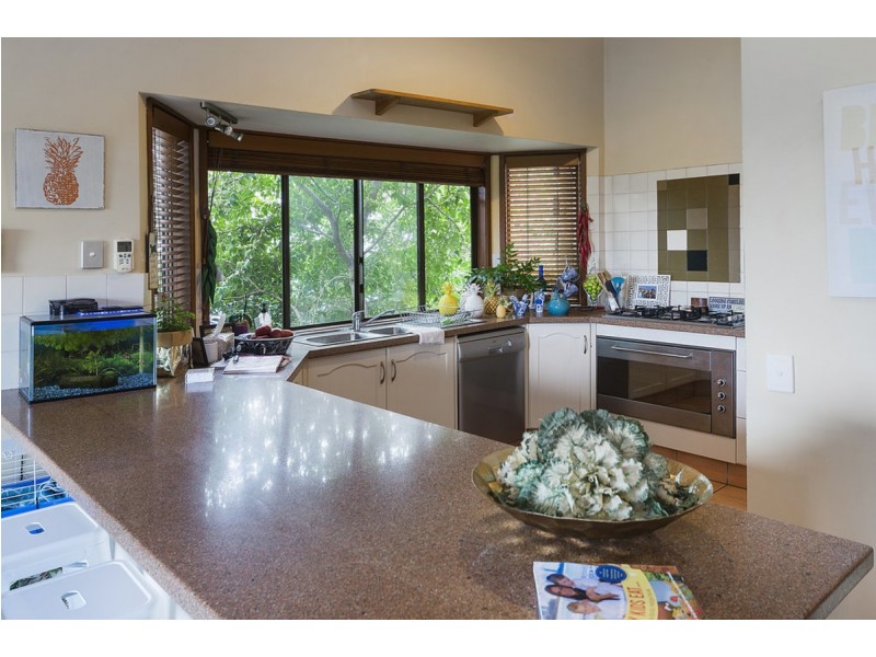 77 Plateau Crescent, Carrara QLD 4211