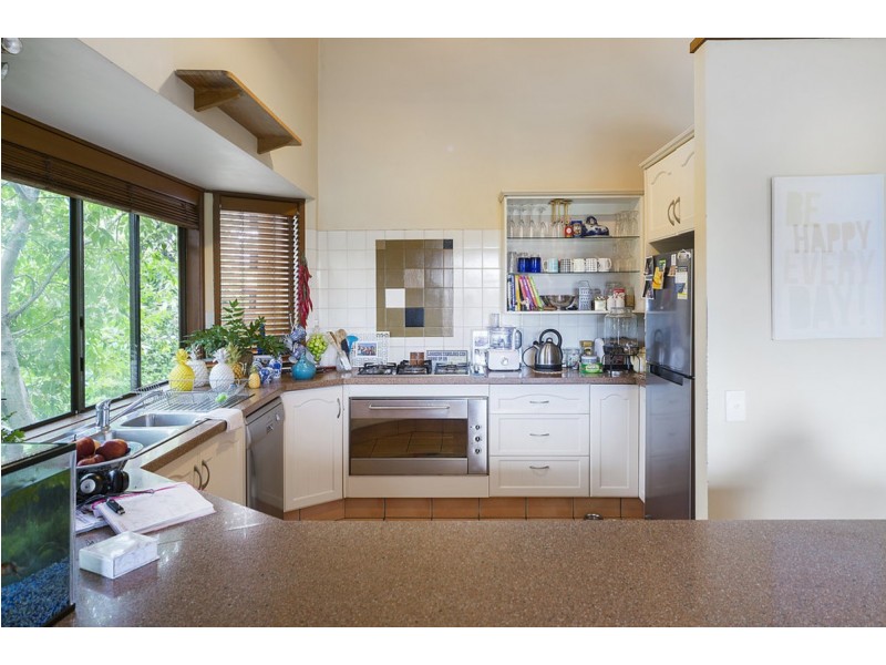 77 Plateau Crescent, Carrara QLD 4211