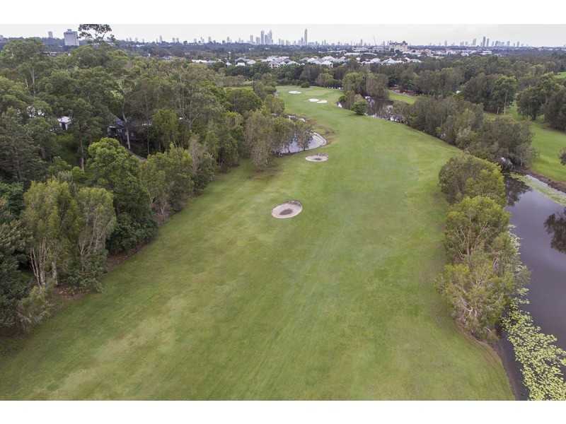 77 Plateau Crescent, Carrara QLD 4211