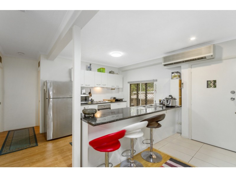 84 Boykambil Esplanade North, Hope Island QLD 4212