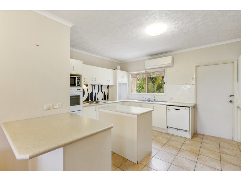 84 Boykambil Esplanade North, Hope Island QLD 4212