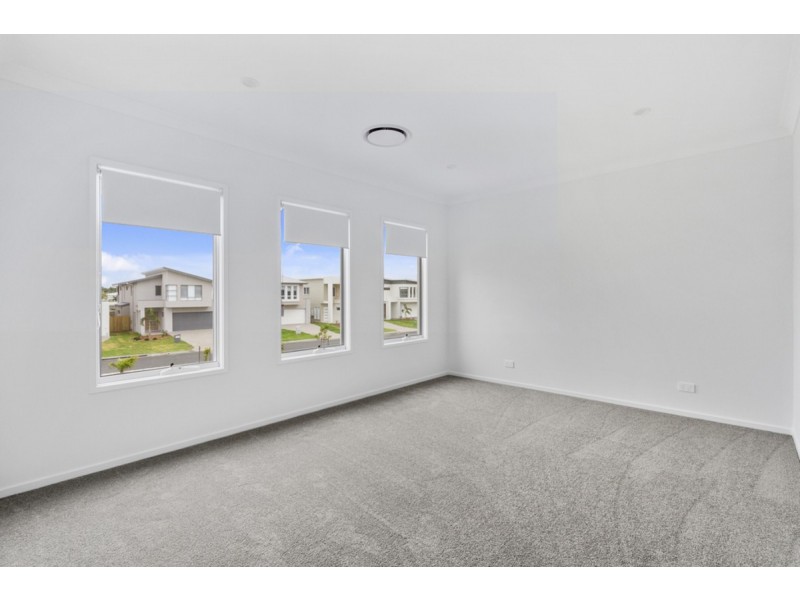 63 Harbour Rise, Hope Island QLD 4212