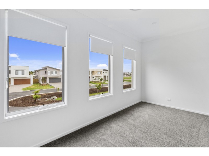 63 Harbour Rise, Hope Island QLD 4212