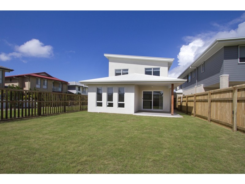63 Harbour Rise, Hope Island QLD 4212