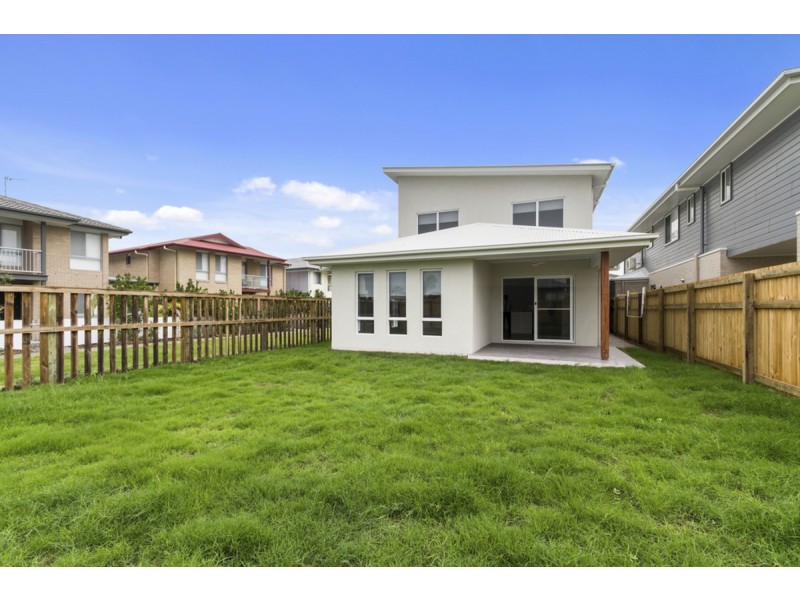 63 Harbour Rise, Hope Island QLD 4212