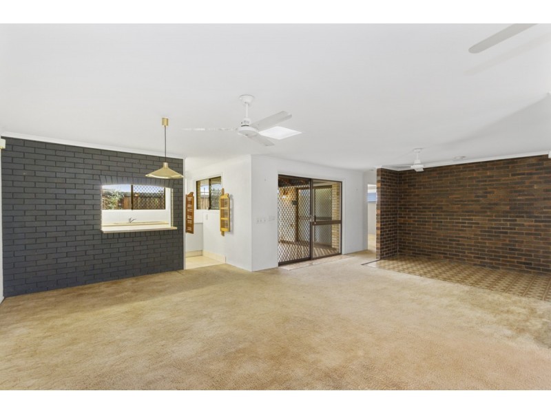 1 Bass Place, Paradise Point QLD 4216