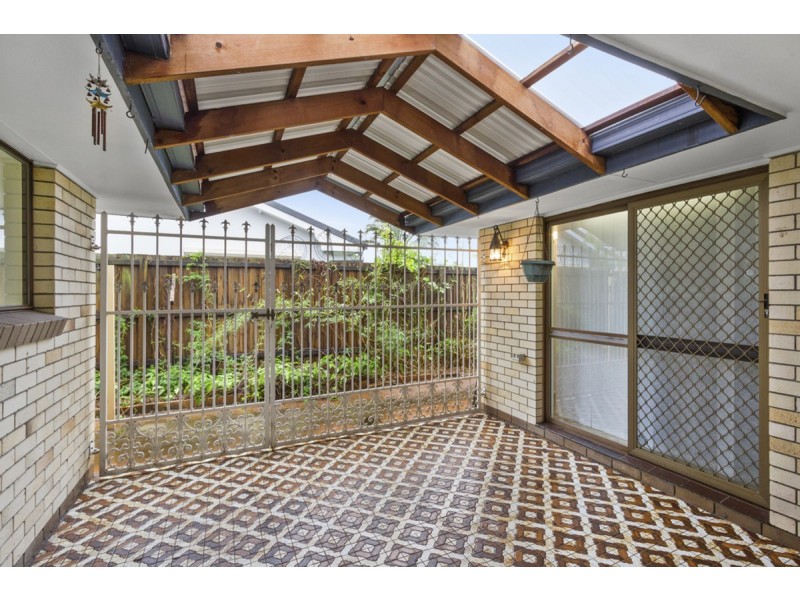 1 Bass Place, Paradise Point QLD 4216