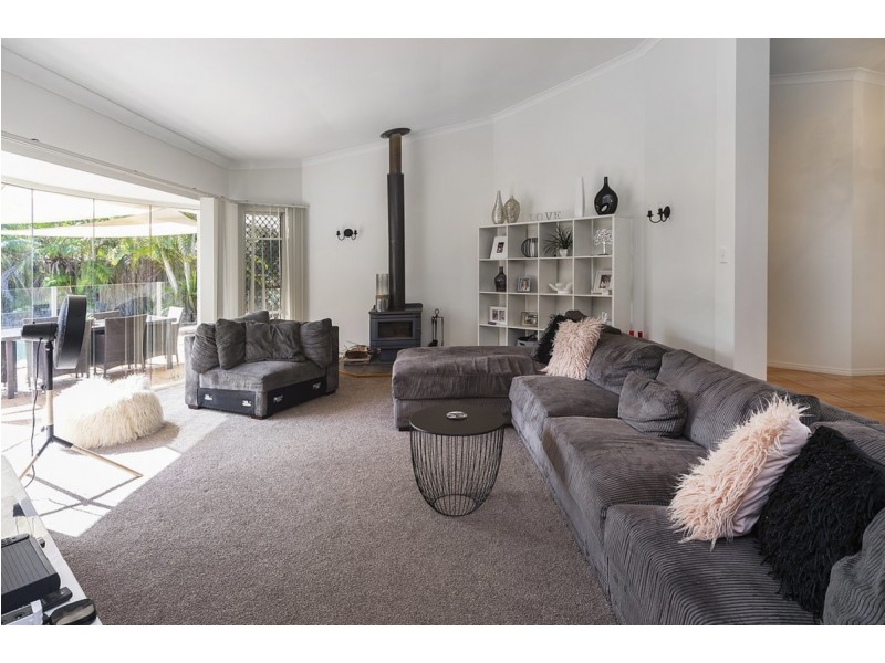 42 Audrey Avenue, Helensvale QLD 4212