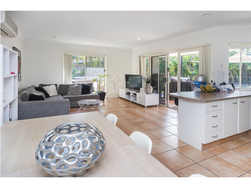 42 Audrey Avenue, Helensvale QLD 4212