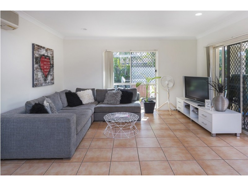 42 Audrey Avenue, Helensvale QLD 4212