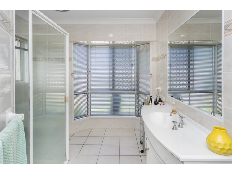 42 Audrey Avenue, Helensvale QLD 4212