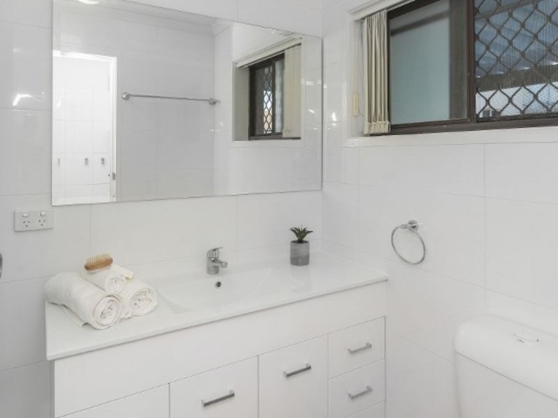 1/31 Victor Avenue, Paradise Point QLD 4216