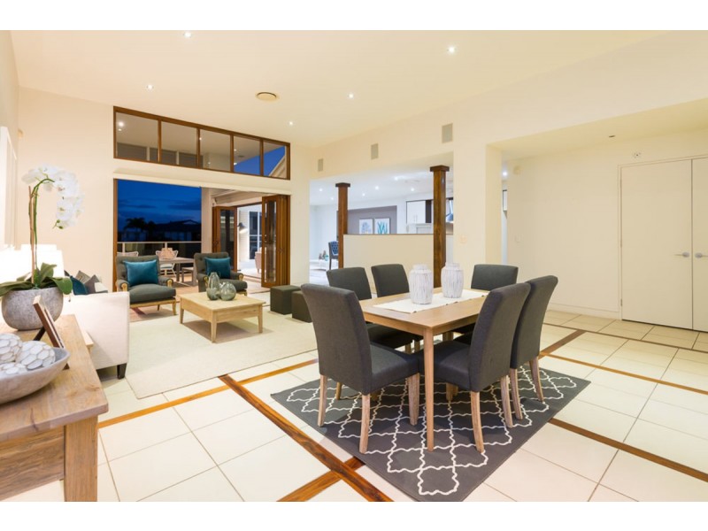 10 North Bank Court, Helensvale QLD 4212