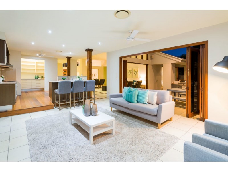 10 North Bank Court, Helensvale QLD 4212