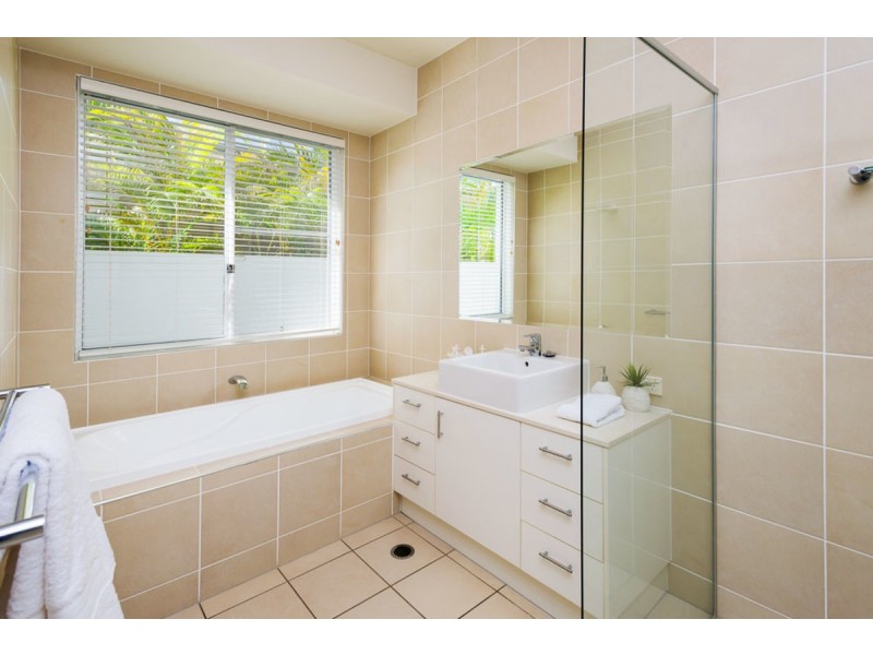 10 North Bank Court, Helensvale QLD 4212