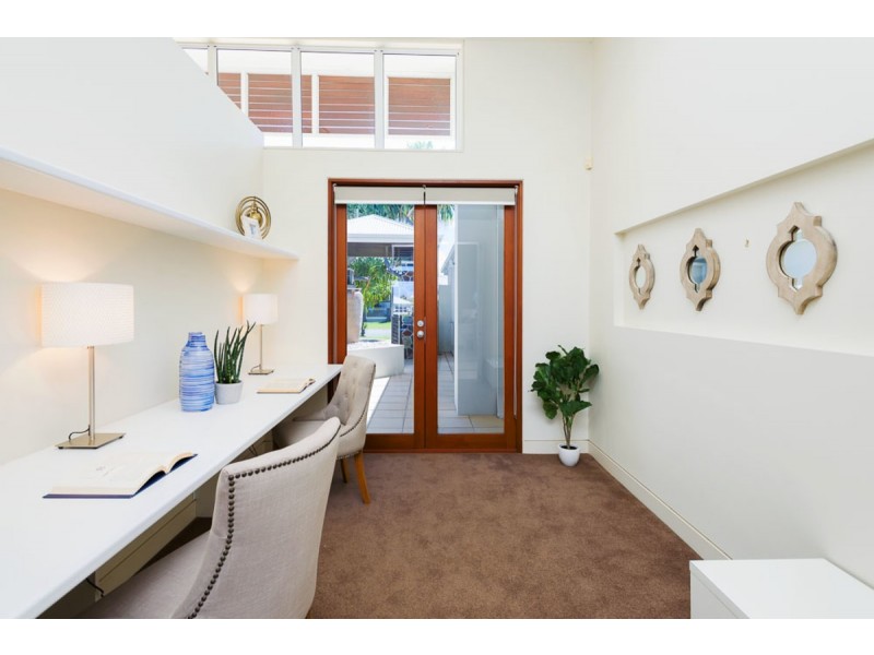 10 North Bank Court, Helensvale QLD 4212