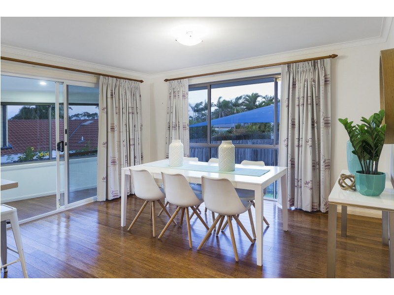 22 Carrumbella Drive, Arundel QLD 4214