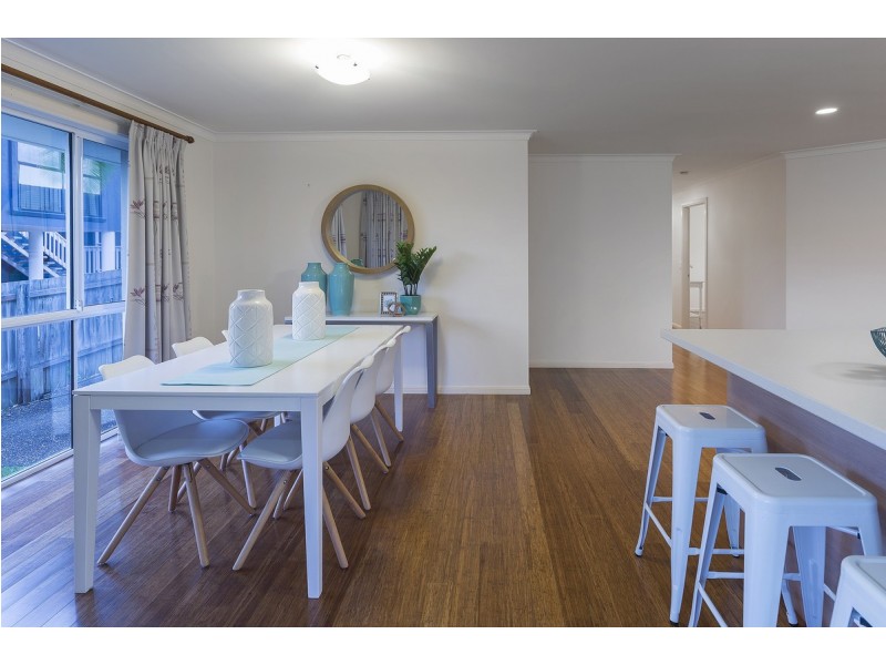 22 Carrumbella Drive, Arundel QLD 4214