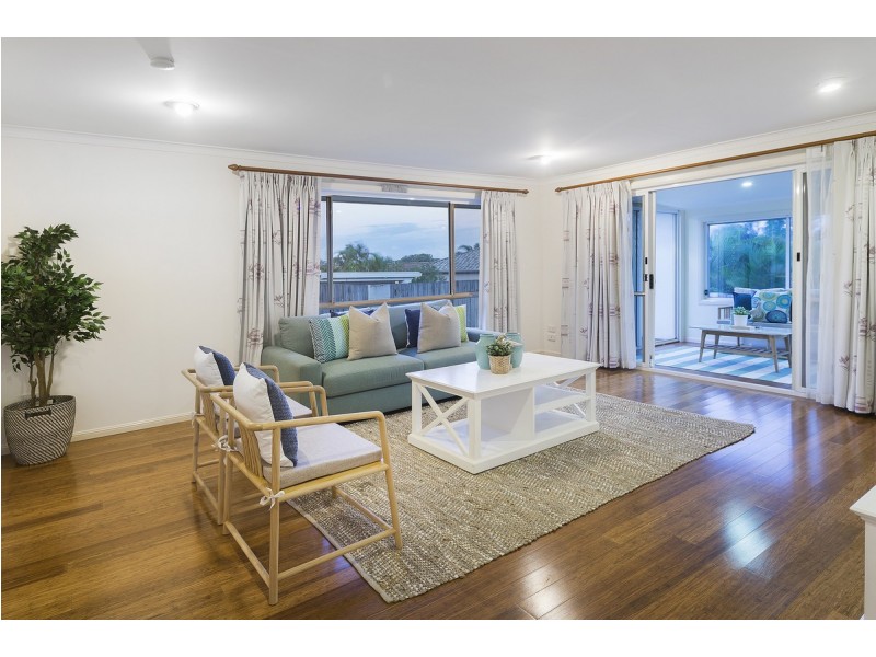 22 Carrumbella Drive, Arundel QLD 4214