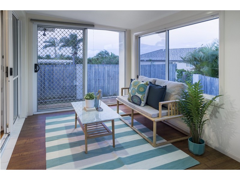 22 Carrumbella Drive, Arundel QLD 4214