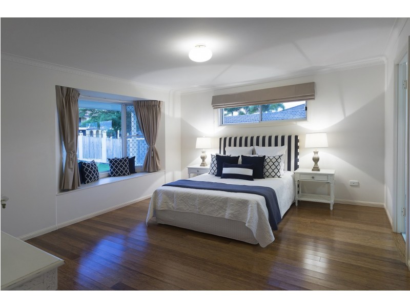 22 Carrumbella Drive, Arundel QLD 4214
